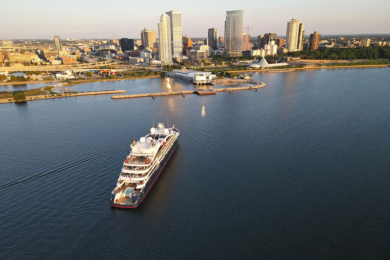 Milwaukee_start_met_bouw_van_nieuwe_cruisesteiger