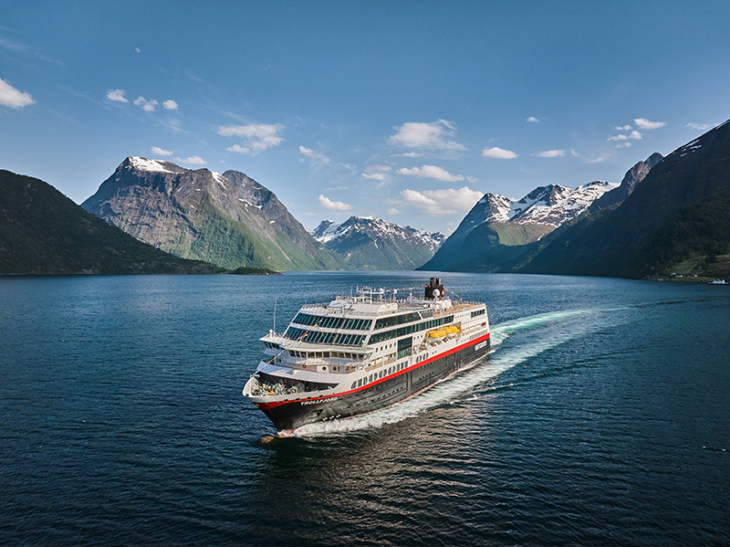 Hurtigruten: Groei in zomerse UK-verkoop en wereldwijde financiële prestaties		
