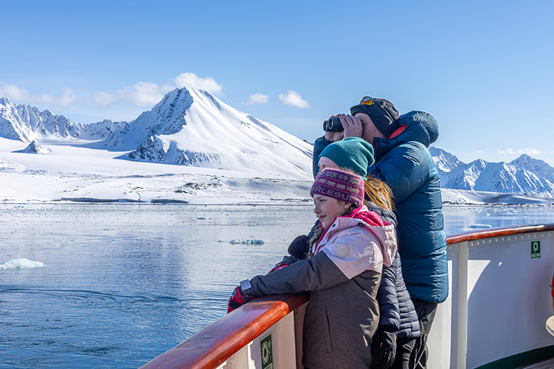 Hurtigruten_presenteert_twee_nieuwe_Svalbardreizen_en_het_Open_Villageconcept