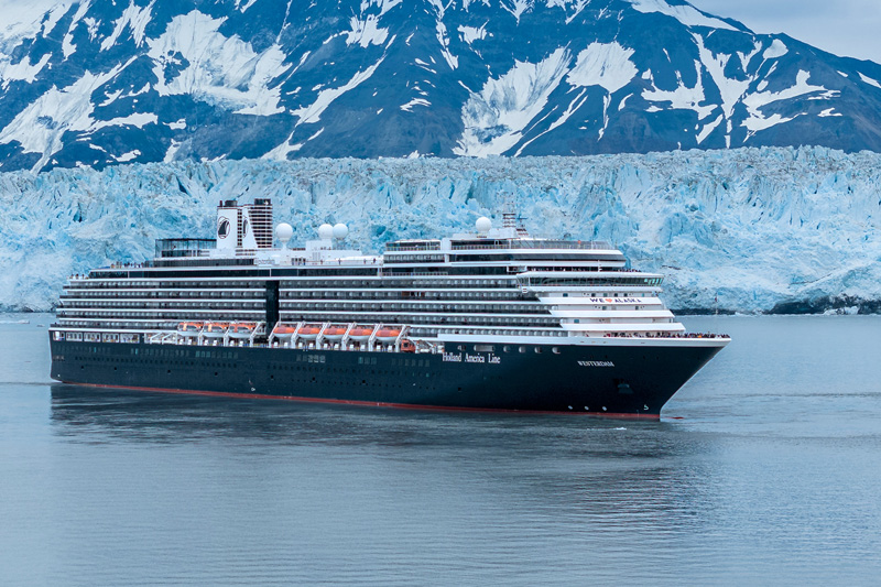 Westerdam_vertrekt_voor_Holland_Americas_gletsjers_en_Vulkanencruise