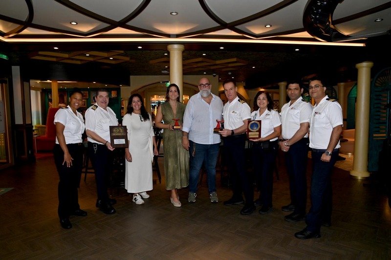 Mardi_Gras_van_Carnival_brengt_eerste_bezoek_aan_Tenerife