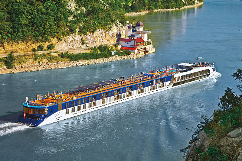 AmaWaterways presenteert feestelijke cruises door Europa voor 2025