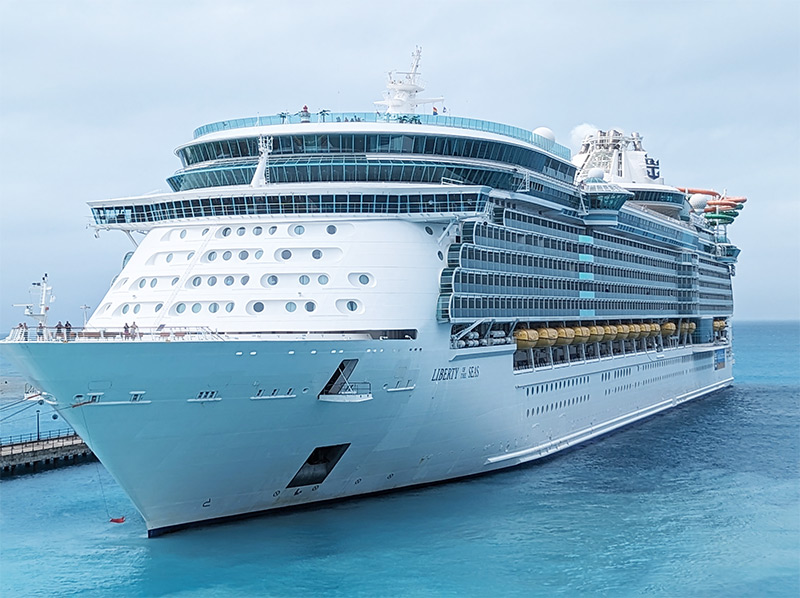 Slecht weer stuurt schip van Royal Caribbean om naar Canada