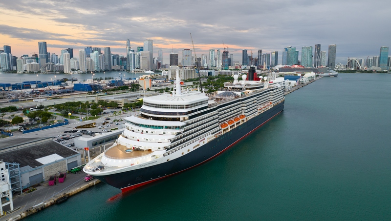 Queen Elizabeth arriveert in Miami voor Caribisch vaarprogramma