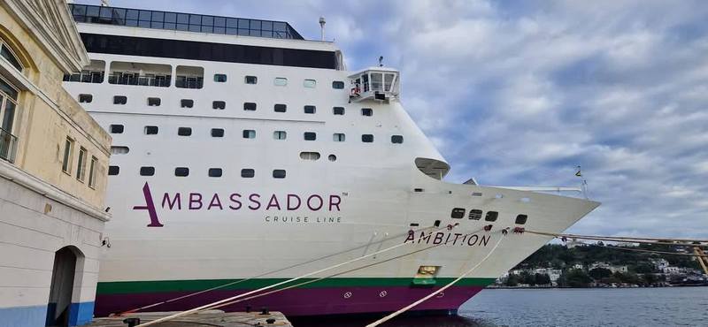 Ambassador belicht adults-only cruises zonder vlucht