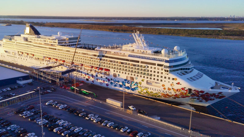 Norwegian Gem vaart eerste cruise vanuit Jacksonville