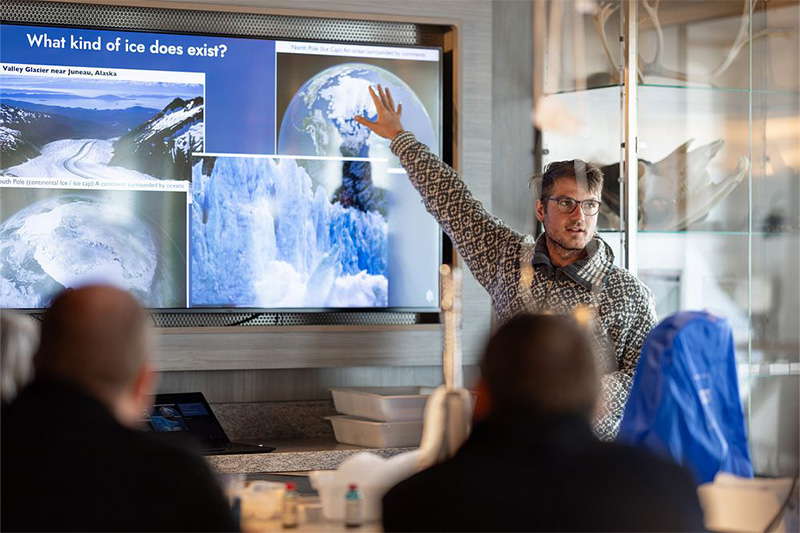 HX_en_Universiteit_van_Tasmani_breiden_educatief_programma_uit