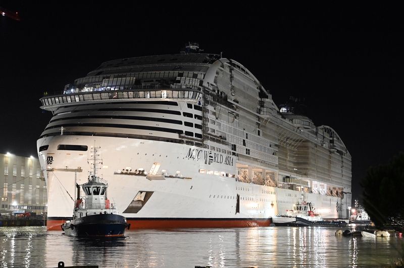 MSC World Asia te water gelaten, muntceremonie voor MSC World Atlantic