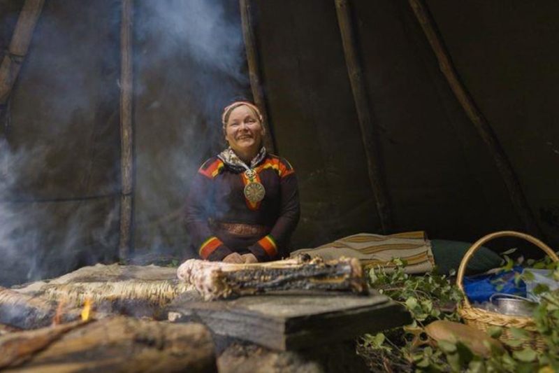 Hurtigruten introduceert Samitradities in nieuw culinair menu