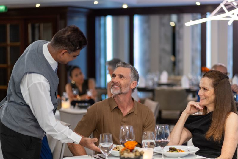 Azamara presenteert vooraf boeken van specialty dining en spa