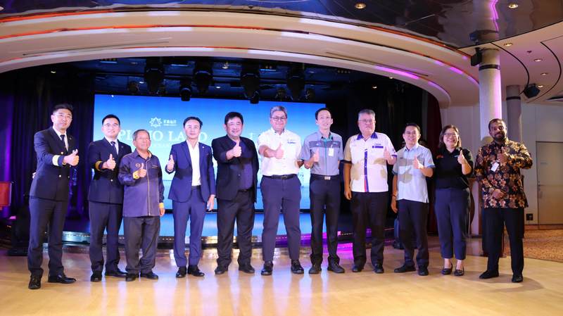 Piano_Land_maakt_debuut_als_homeport_in_Maleisi