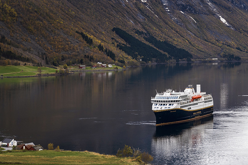 Onder Herziening: Subsidies voor Hurtigruten en Havila		