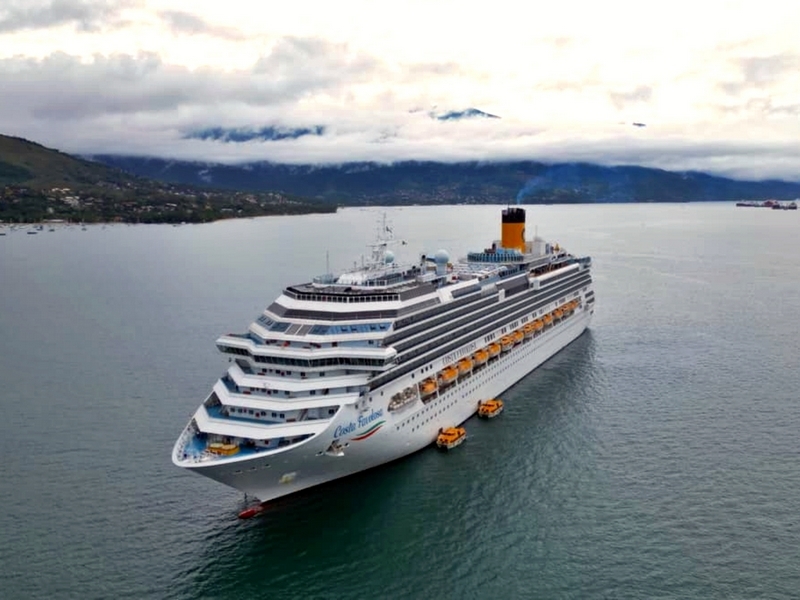 Ilhabela verwelkomt eerste groot cruiseschip van het seizoen