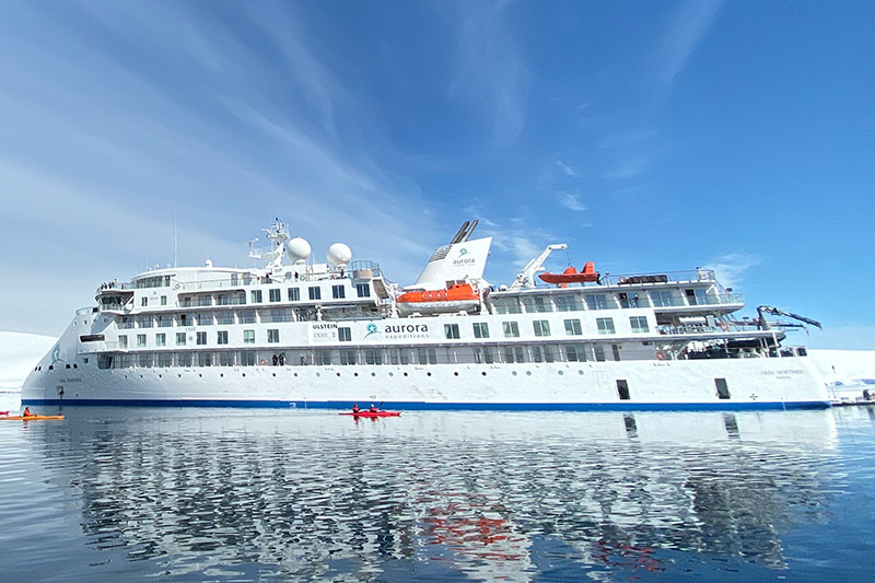 Lindblad breidt uit in Alaska met charter van de Greg Mortimer