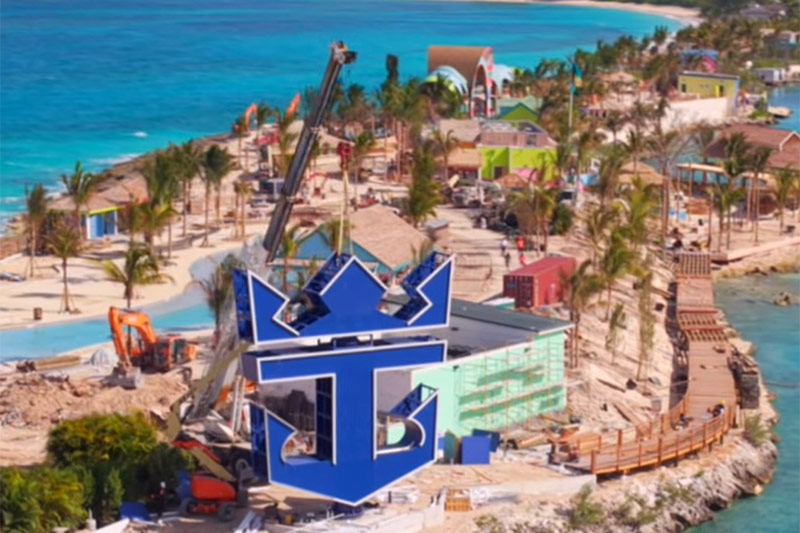 Royal Beach Club in Nassau krijgt Crown & Anchor-logo