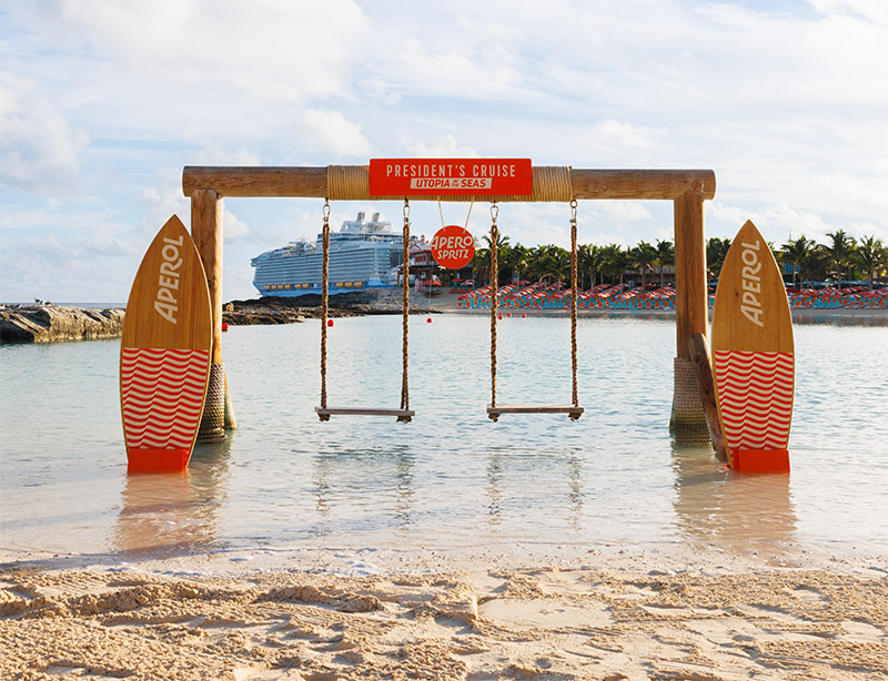 Campari brengt merkbeleving naar Royal Caribbean’s privé-eiland	