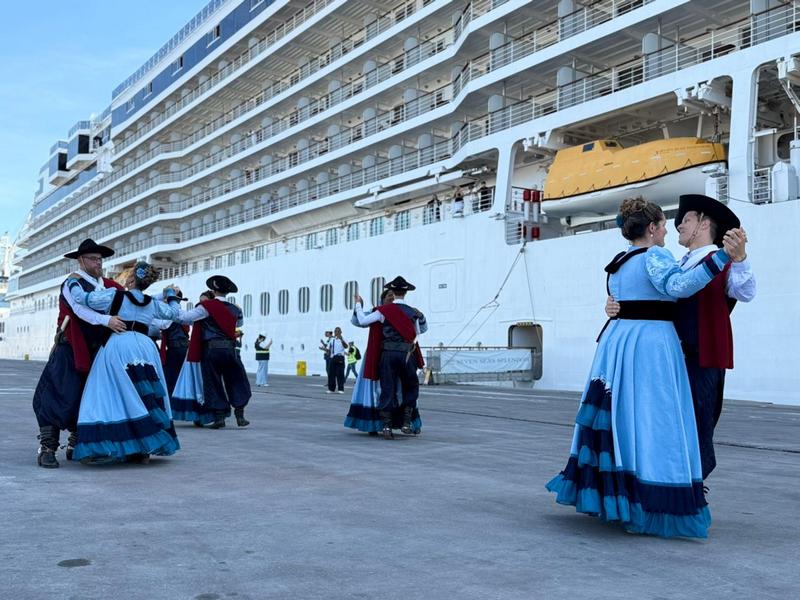Seven Seas Splendor bezoekt Rio Grande op kerstavond 	