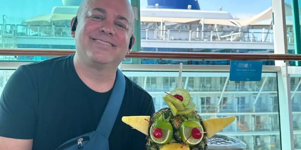 Man woont het grootste deel van het jaar op Royal Caribbean-schip om kosten te besparen