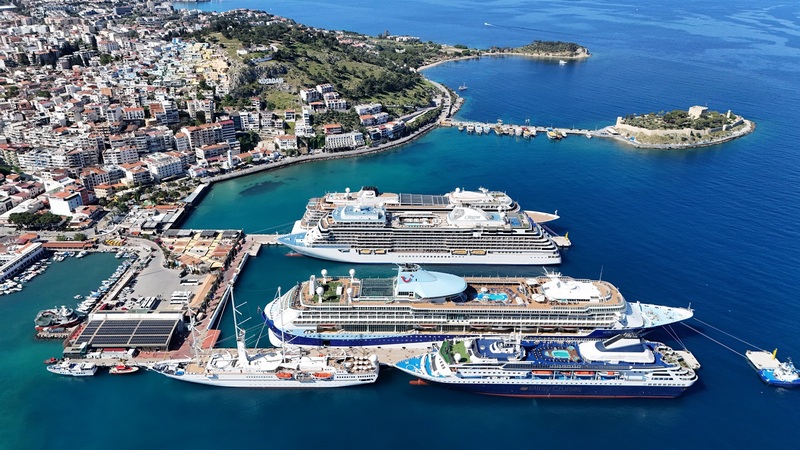 Ege Port Kusadasi meldt recordjaar 2025 met 620 aanlopen en 995.000 gasten
