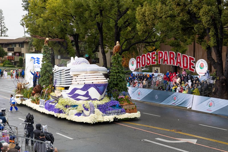 Princess_viert_nieuwjaar_met_Alaskathemawagen_van_Star_Princess_in_Rose_Parade