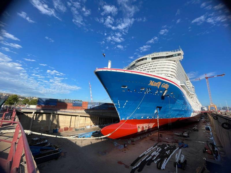 Carnival_Corporation_plant_meer_dan__dokdagen_in__