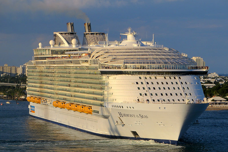 Royal Caribbean past cruise aan om slecht weer te vermijden