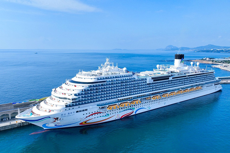 Adora_en_Astro_Ocean_bundelen_hun_activiteiten