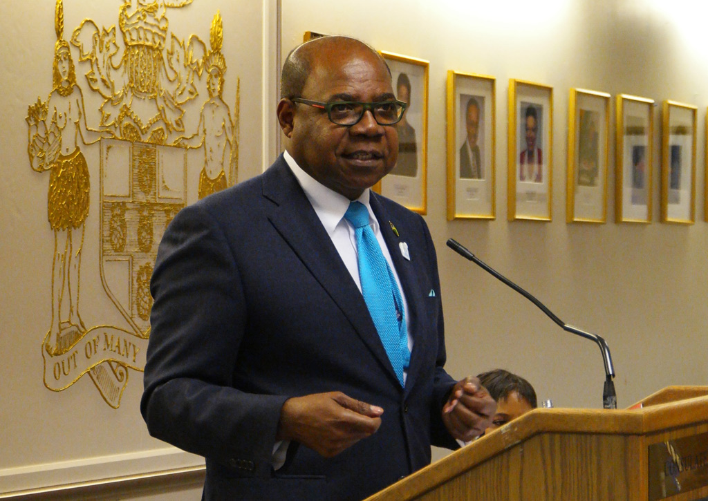 Jamaicas_minister_prijst_reisagenten_voor_herstel_na_orkaan_