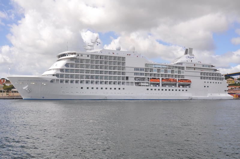 Avora Residences Neemt Seven Seas Navigator Over van Regent