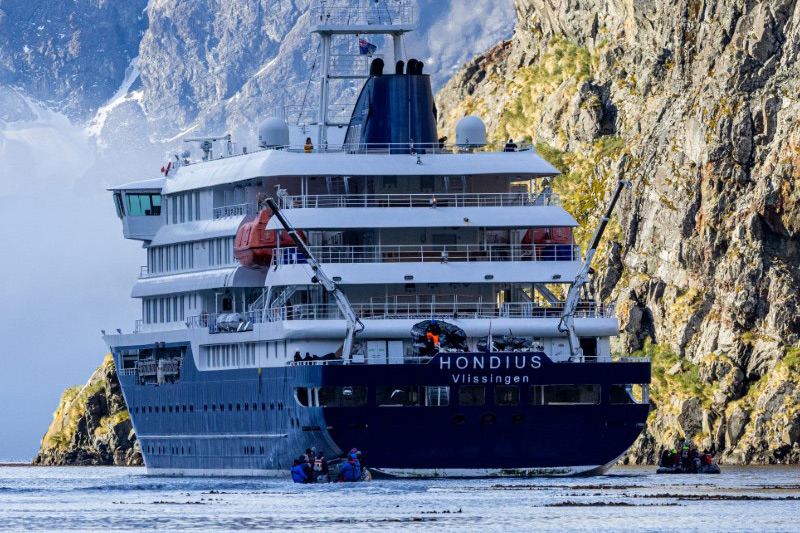 Oceanwide_geeft_update_over_Hondius_na_meldingen_van_zeven_besmettingen