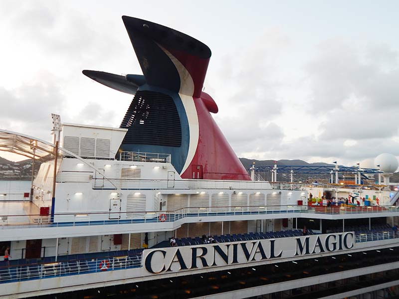Carnival Legend en Carnival Magic tegelijk in droogdok op Grand Bahama	