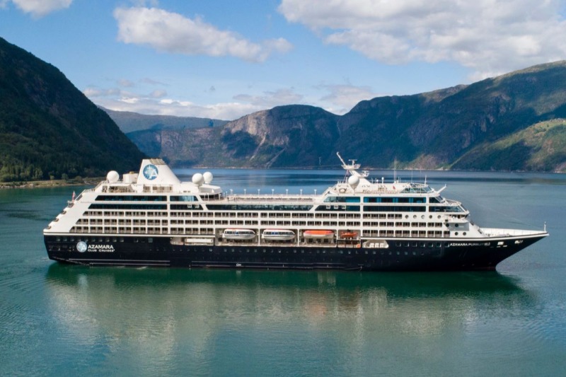 Azamara_Pursuit_bereikt_mijlpaal_van__jaar_in_de_vaart