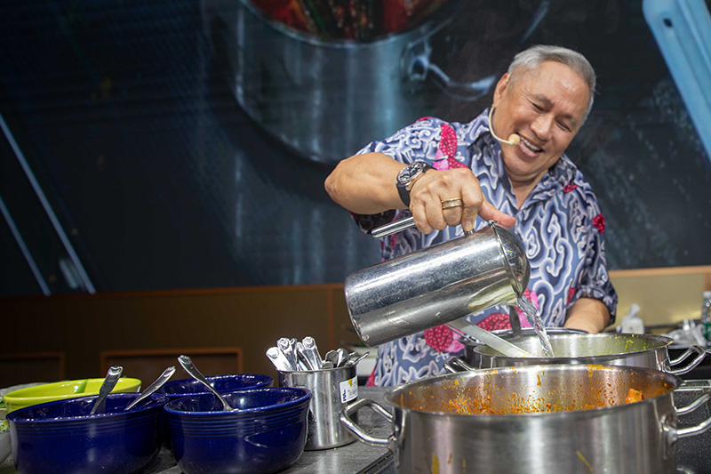 StarCruises_presenteert_hoogtepunten_van_culinaire_cruise_met_Datuk_Chef_Wan