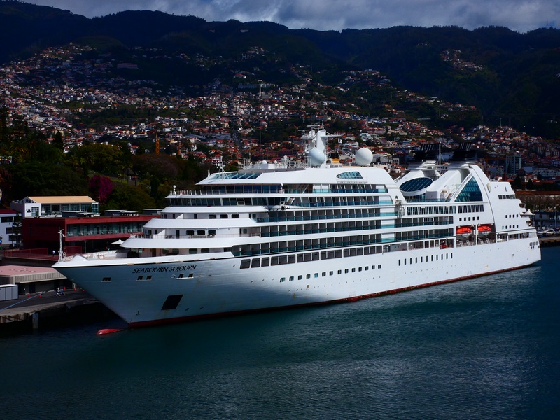 Voormalige_Sojourn_arriveert_in_Japan_voor_eerste_cruise_van_Mitsui