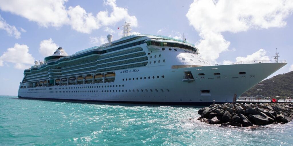Royal_Caribbean_aangeklaagd_nadat_passagier_struikelt_over_scootmobiel_in_casinogang_aan_boord_van_Jewel_of_the_Seas