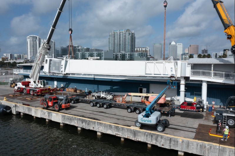 Port Tampa Bay installeert drie nieuwe passagiersbruggen
