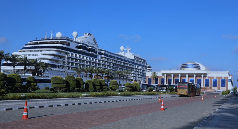 Haven van Alexandrië verwelkomt Aroya en Regent Seven Seas Grandeur