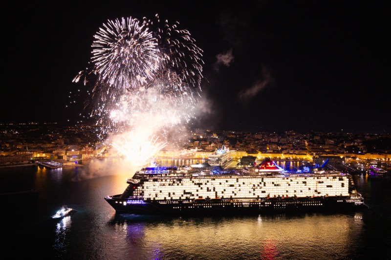 TUI_Cruises_doopt_Mein_Schiff_Flow_tijdens_ceremonie_in_Trist