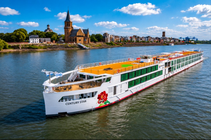 Century_Cruises_rondt_laatste_voorbereidingen_af_voor_Century_Star_vr_haar_debuut