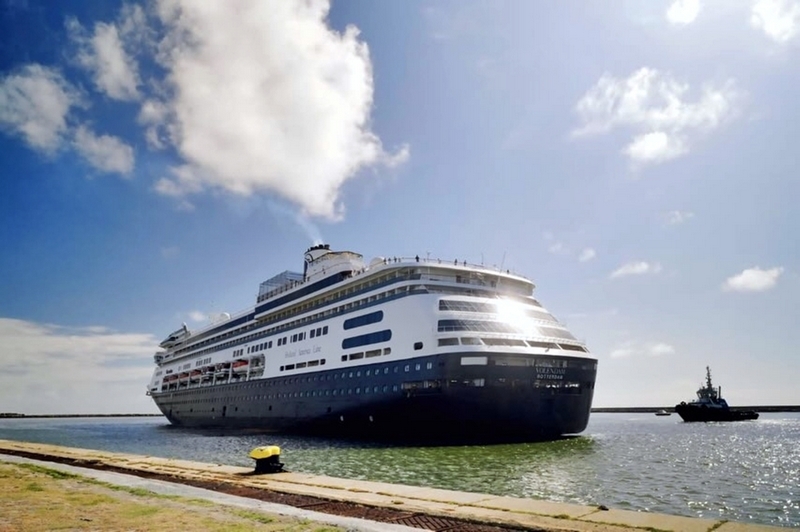 Holland_America_Volendam_vaart_daagse_cruise_naar_IJsland_en_Groenland