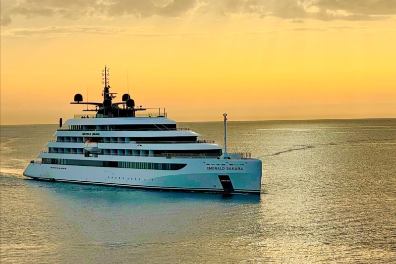 Emerald_Sakara_vaart_rumthema_cruise_door_de_Caraben_in_