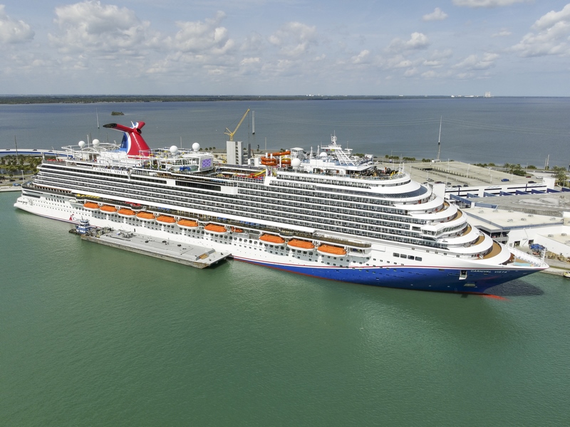 Carnival_Vista_viert_tien_jaar_cruisen