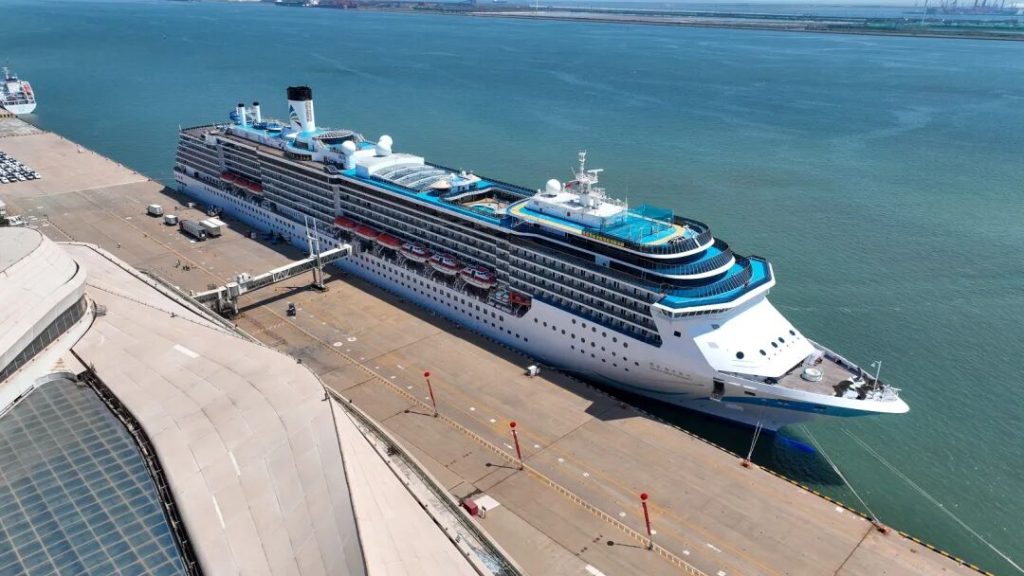Hybride_flycruiseprogramma_vanuit_Korea_getest_op_de_Adora_Mediterranea