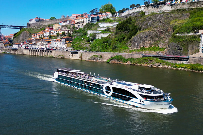 Riviera benoemt nieuwe Chief Customer Experience Officer en voegt cruise hosts toe aan schepen