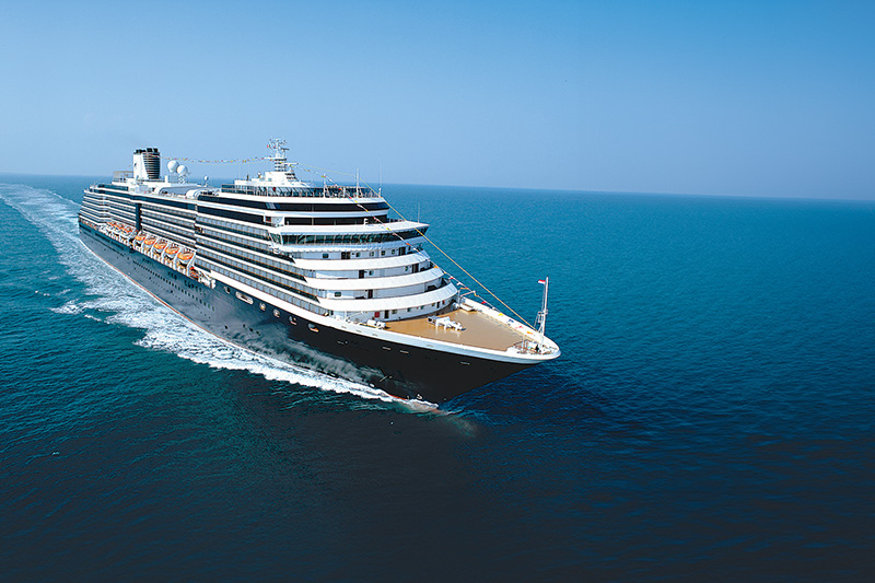 Oosterdam vaart uit voor eclipscruise van Holland America Line