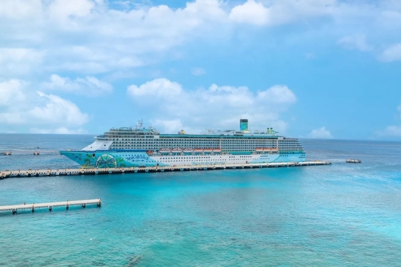 Margaritaville at Sea past route van Zuid-Caribische cruise aan