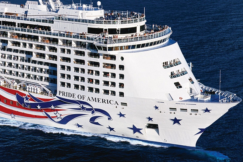 Pride_of_America_van_Norwegian_later_terug_in_Honolulu_door_orkaan
