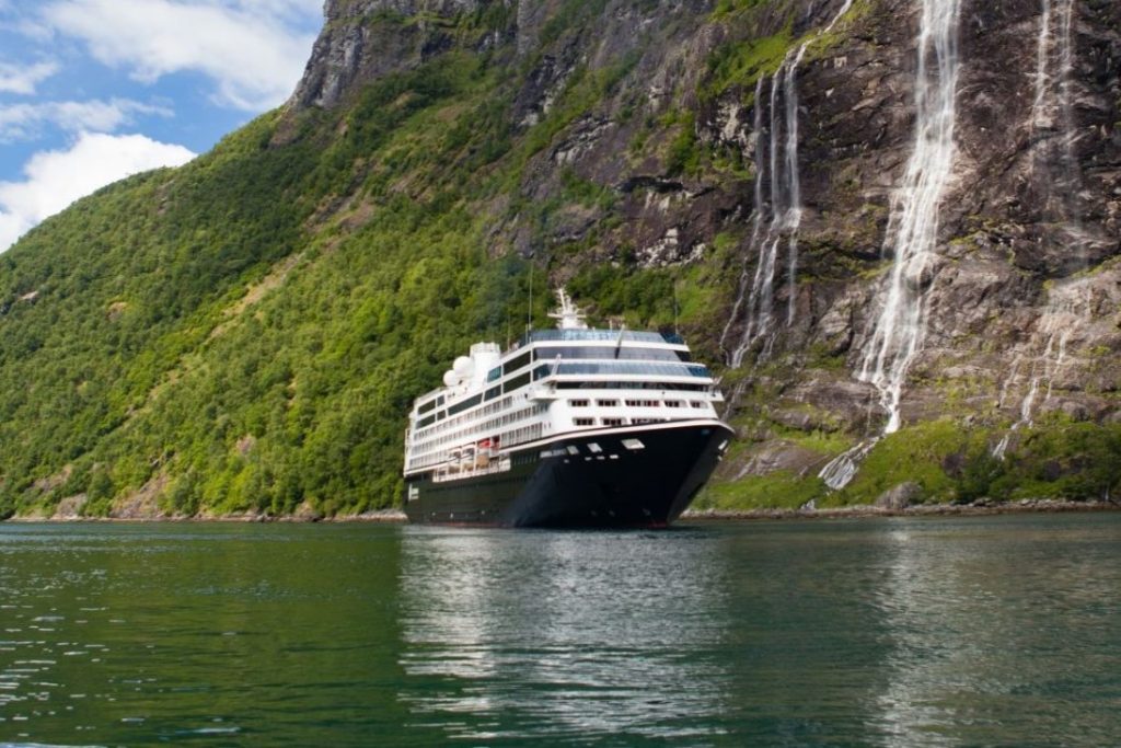 Azamara_Journey_vaart_nachten_cruise_Path_of_the_Vikings