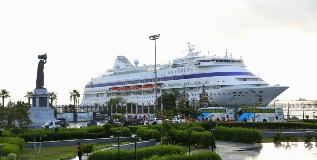 Astoria_Grande_brengt_eerste_bezoek_aan_Port_Said