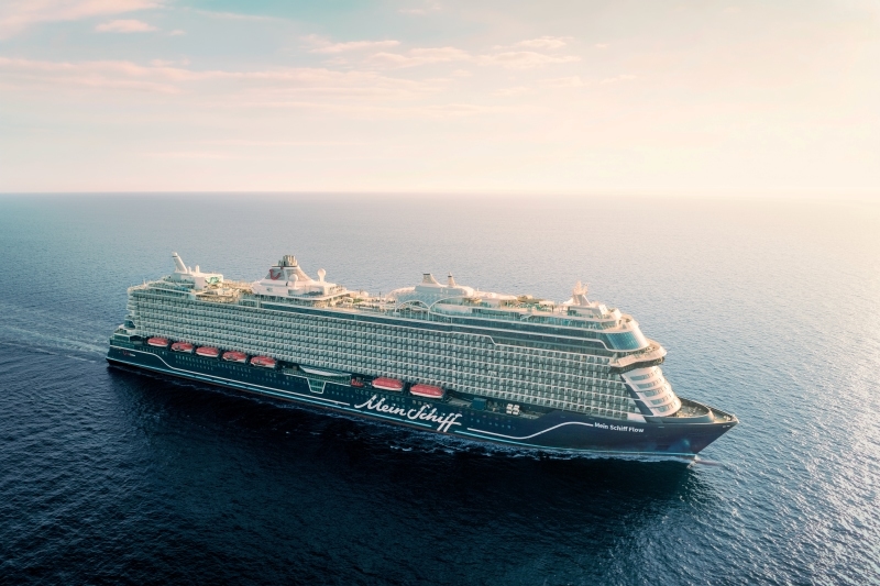 TUI_Cruises_start_zomercampagne__met_Robbie_Williams